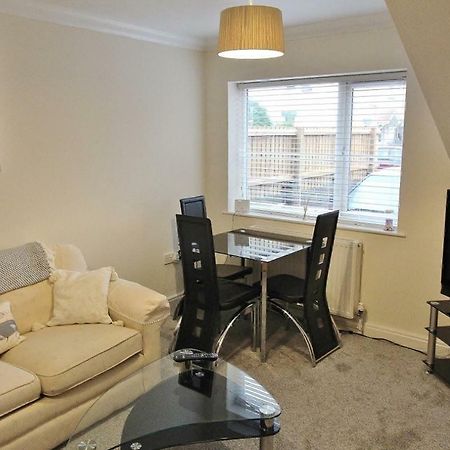 דירות בורנמות' 94A Flat 1Gladstone Road East מראה חיצוני תמונה
