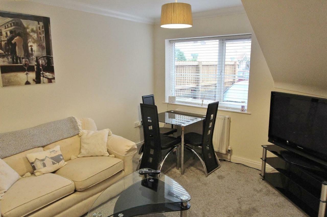 דירות בורנמות' 94A Flat 1Gladstone Road East מראה חיצוני תמונה