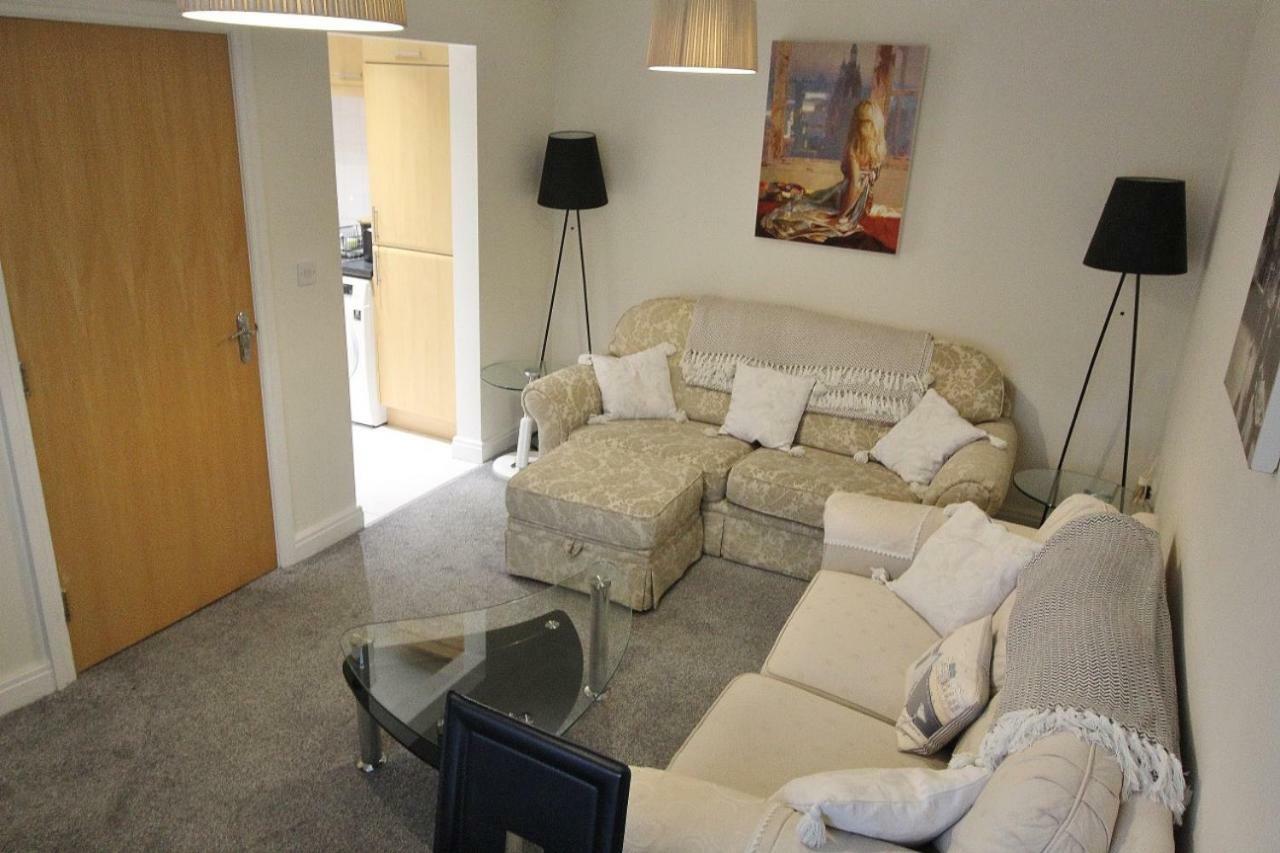 דירות בורנמות' 94A Flat 1Gladstone Road East מראה חיצוני תמונה