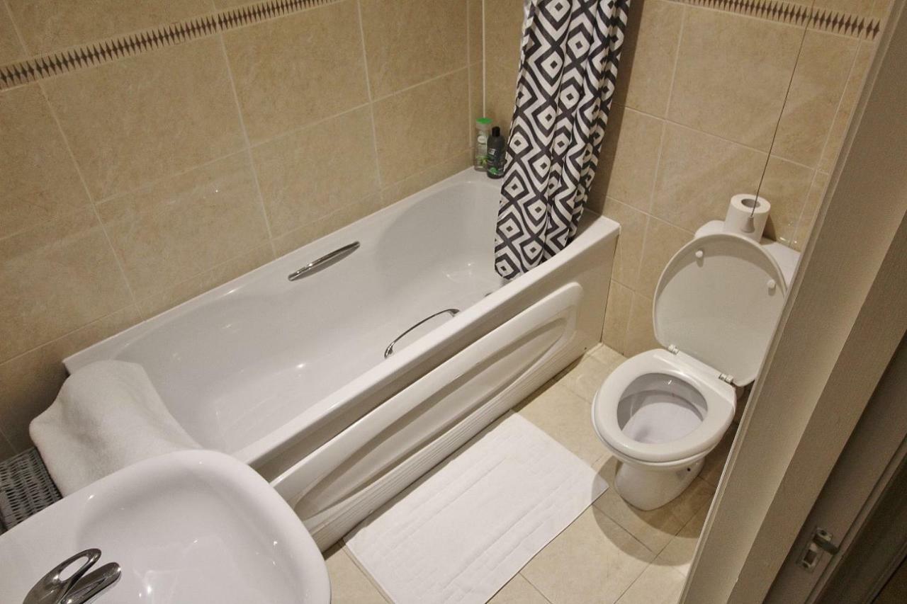 דירות בורנמות' 94A Flat 1Gladstone Road East מראה חיצוני תמונה