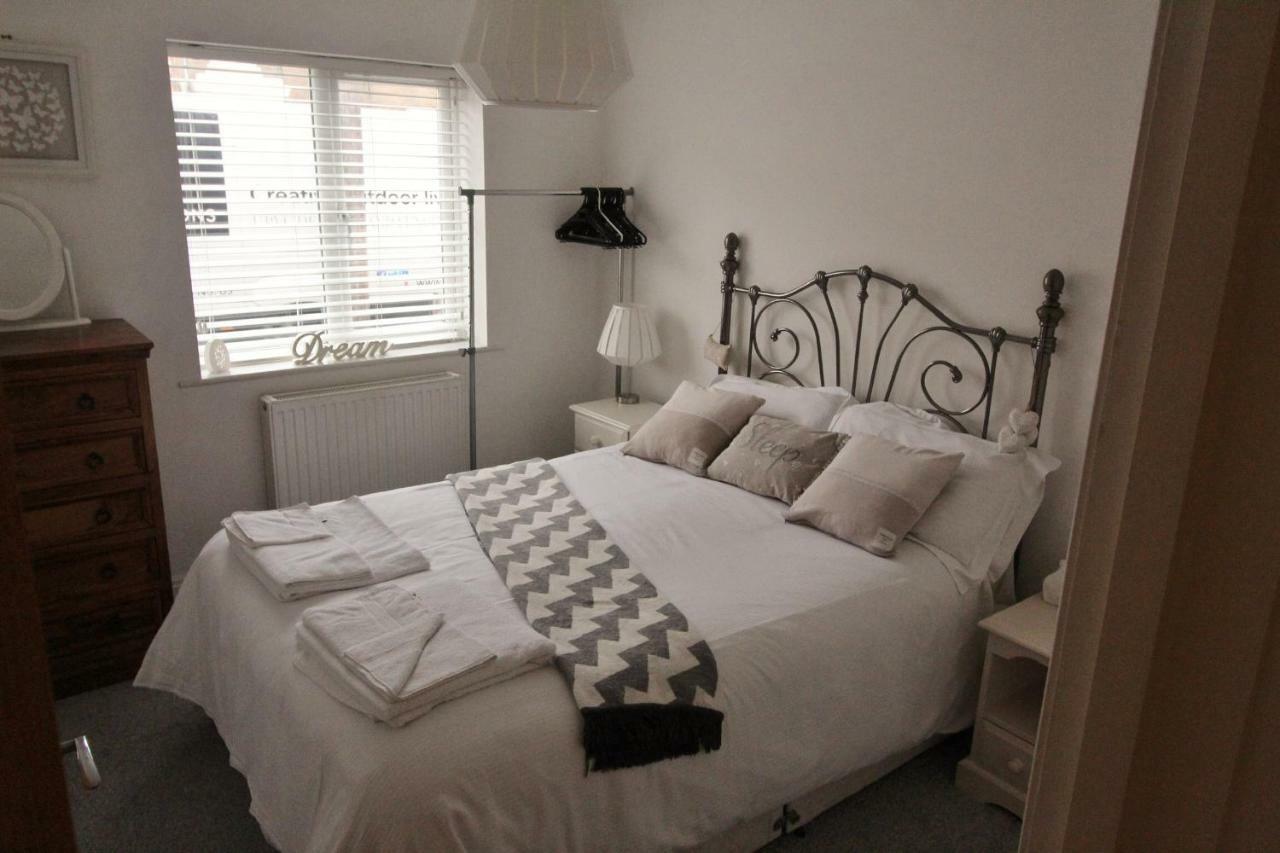 דירות בורנמות' 94A Flat 1Gladstone Road East מראה חיצוני תמונה
